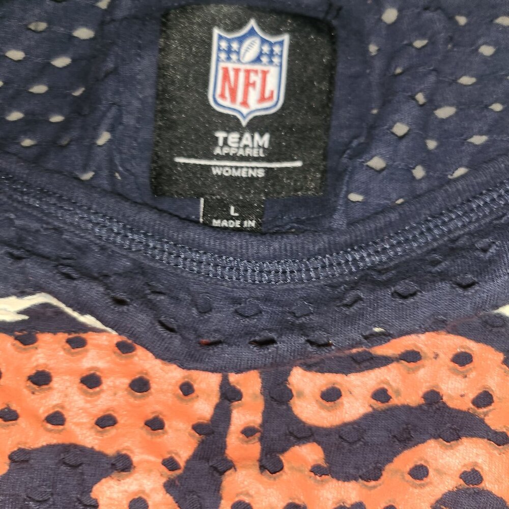 Chicago Bears shirt with holes size Large